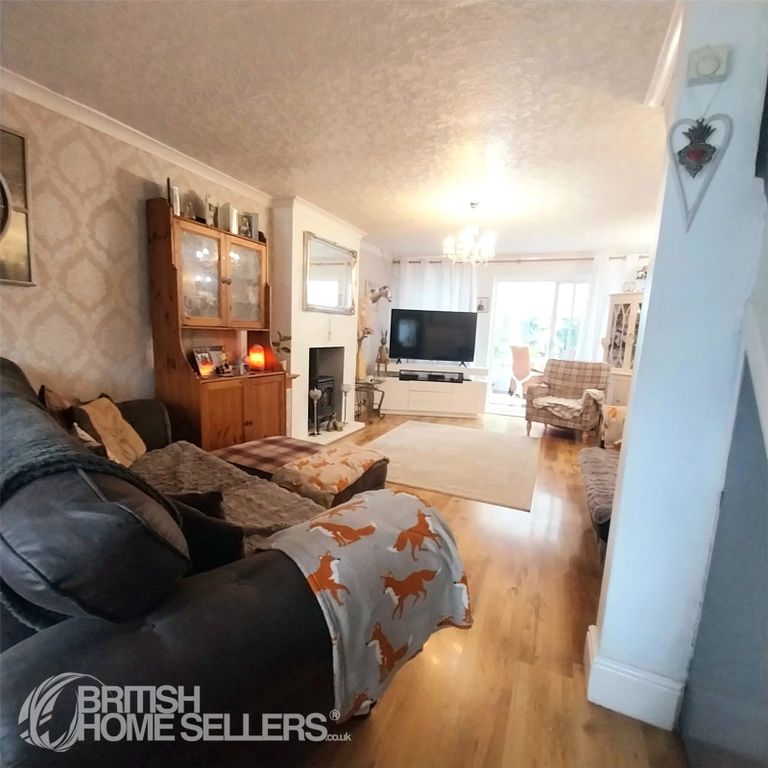 Property photo 3 of 27 Picture No. 18