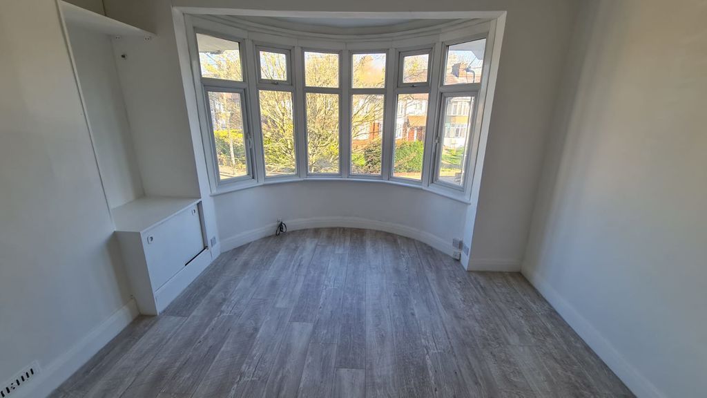 Property photo 2 of 12 Photo 6