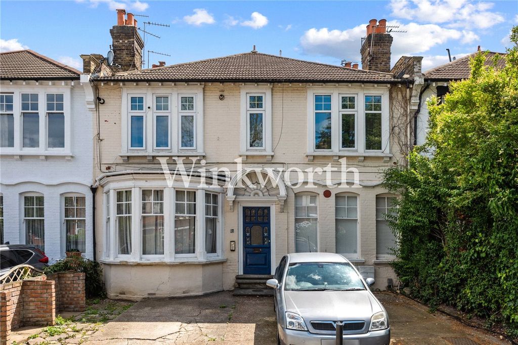 Property photo 3 of 17 Picture No. 01