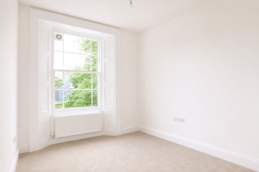Property photo 3 of 4 Picture No. 02