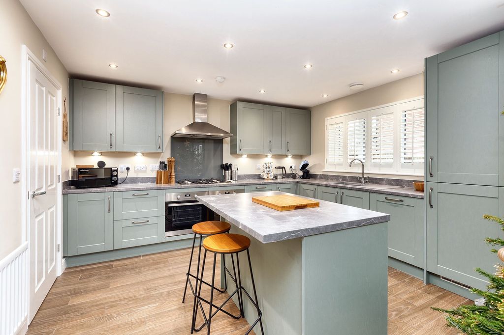 Property photo 3 of 30