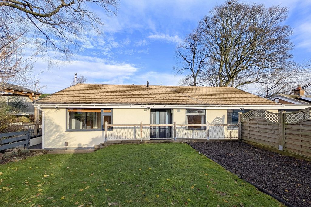 Property photo 1 of 20 Longroyd Ewemove (21)