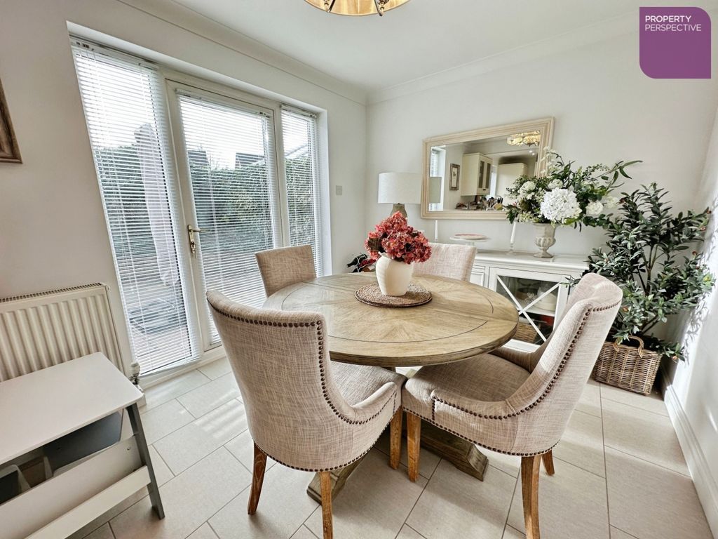 Property photo 3 of 20 Dining Area