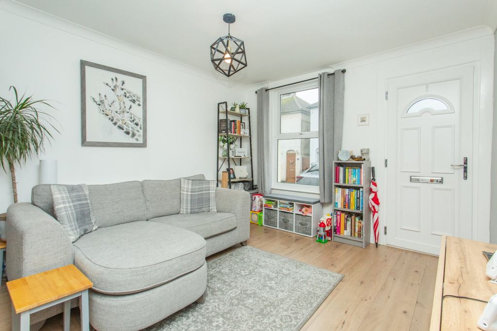 Property photo 2 of 13 Picture 2