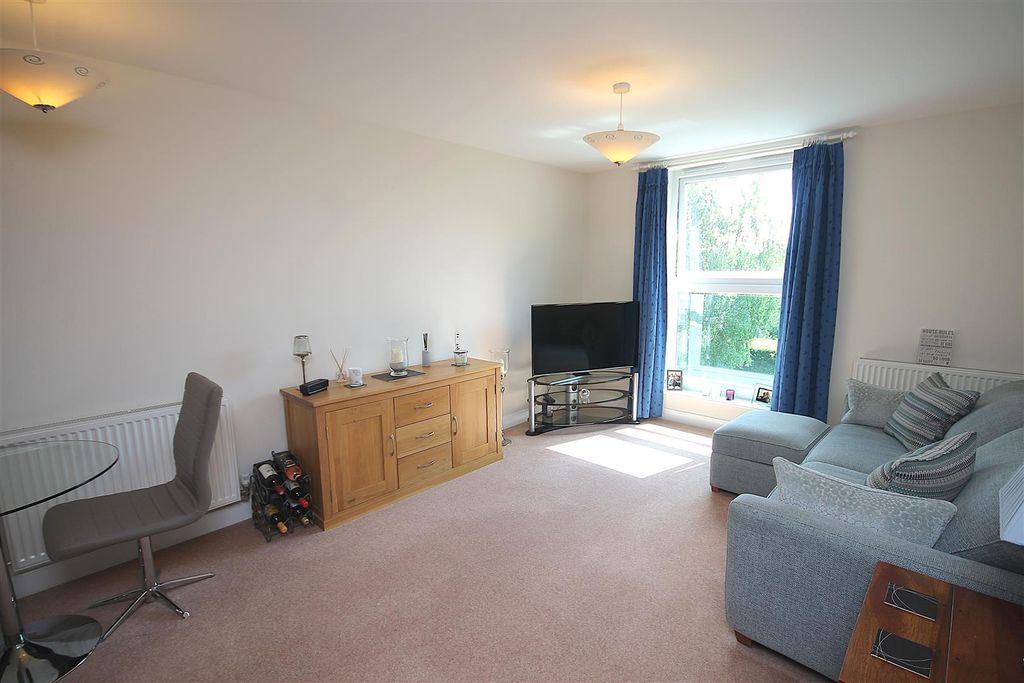 Property photo 2 of 7