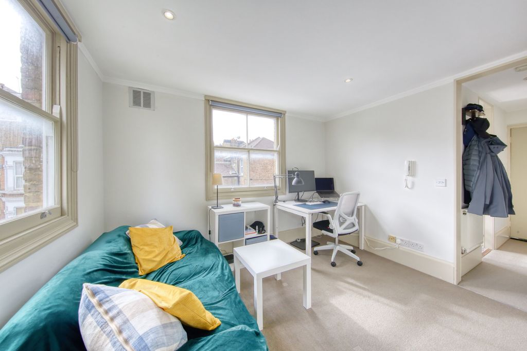 Property photo 2 of 10