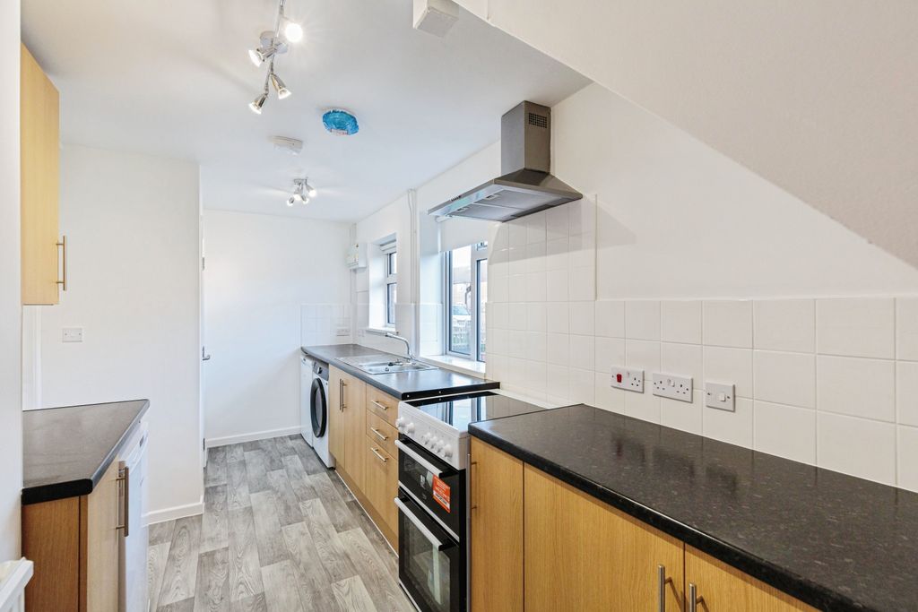 Property photo 2 of 16