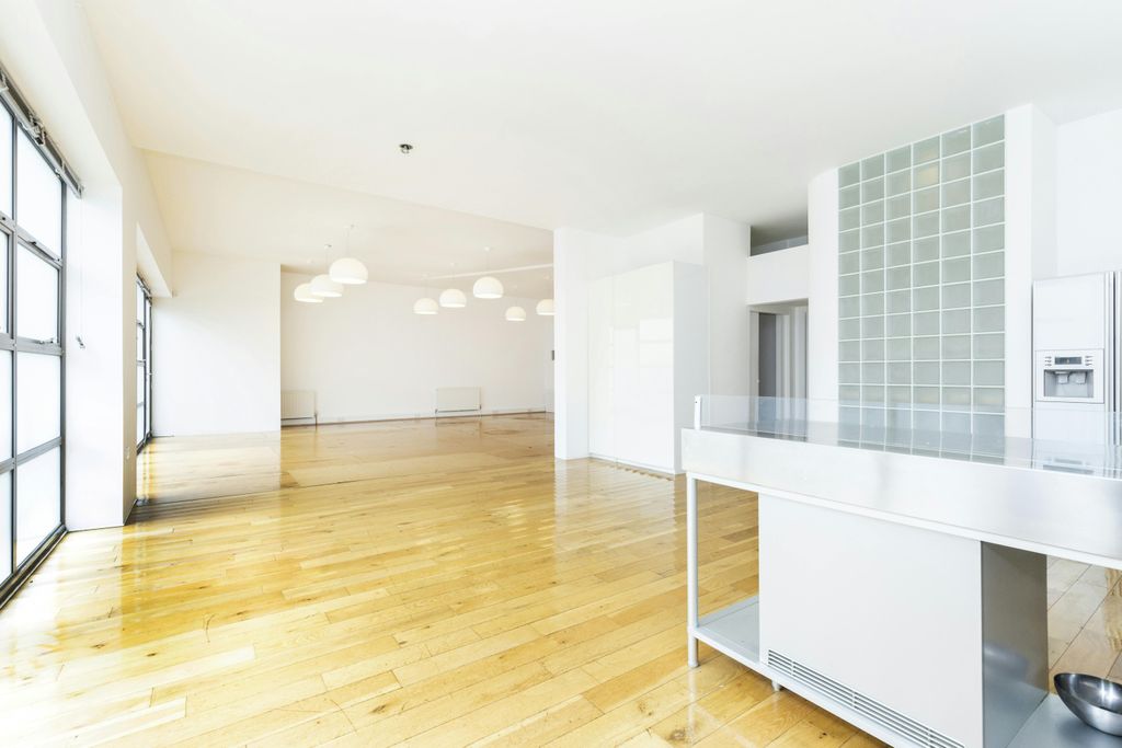 Property photo 2 of 6 Unit 10  17 Palmers Road 8.Jpg