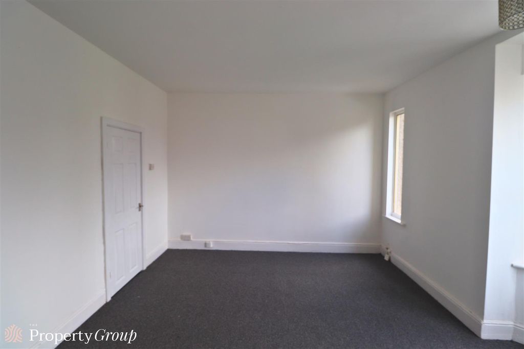 Property photo 3 of 6 33 St Osburgs (1).Png