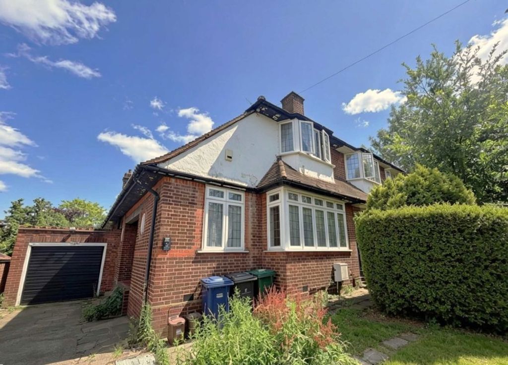 Property photo 1 of 3