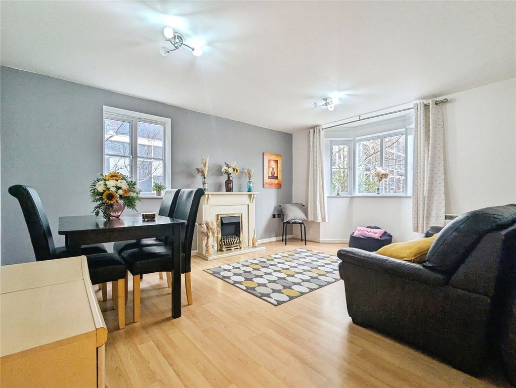 Property photo 2 of 15 Picture No. 28