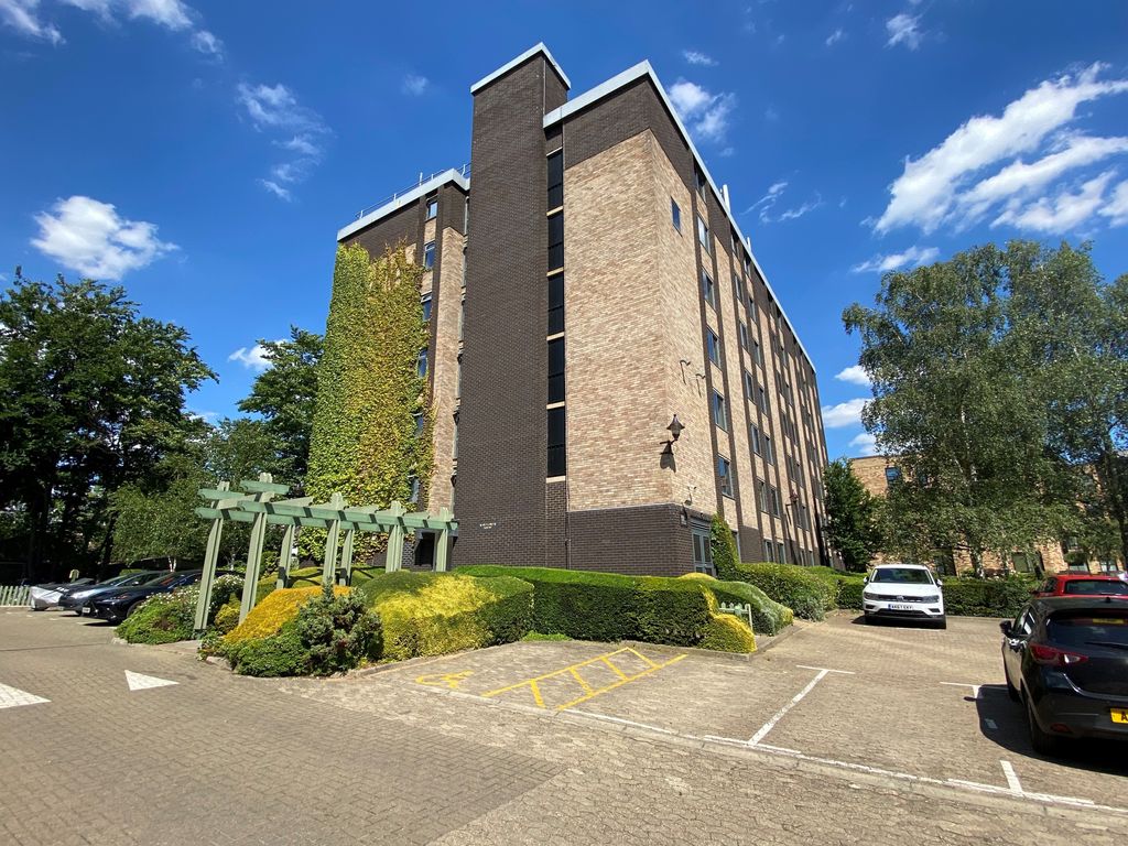 Property photo 1 of 2