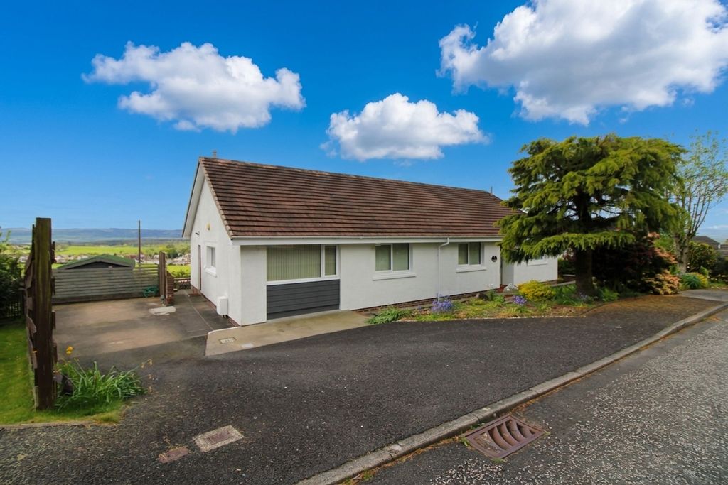 Property photo 1 of 27