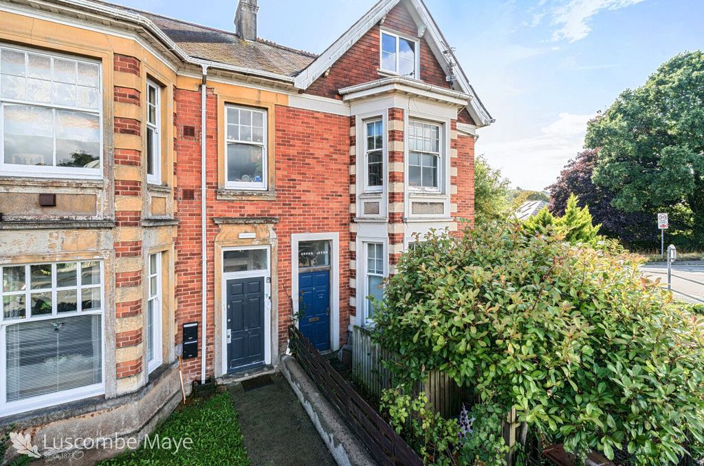 Property photo 1 of 21