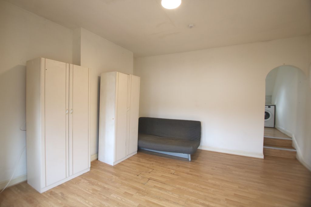 Property photo 2 of 5 1