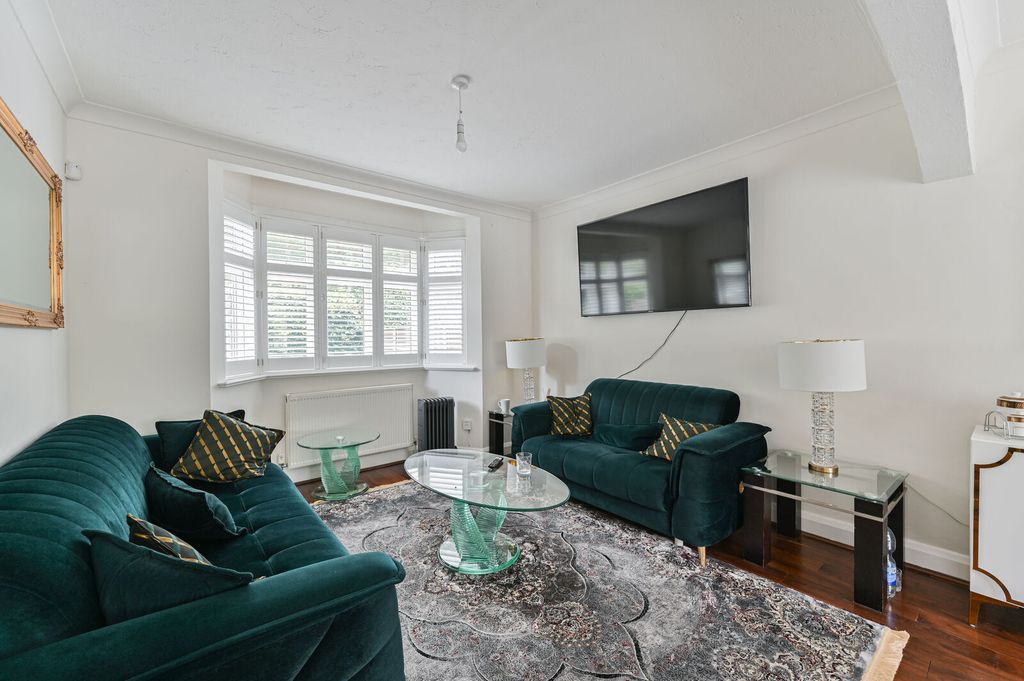 Property photo 1 of 27