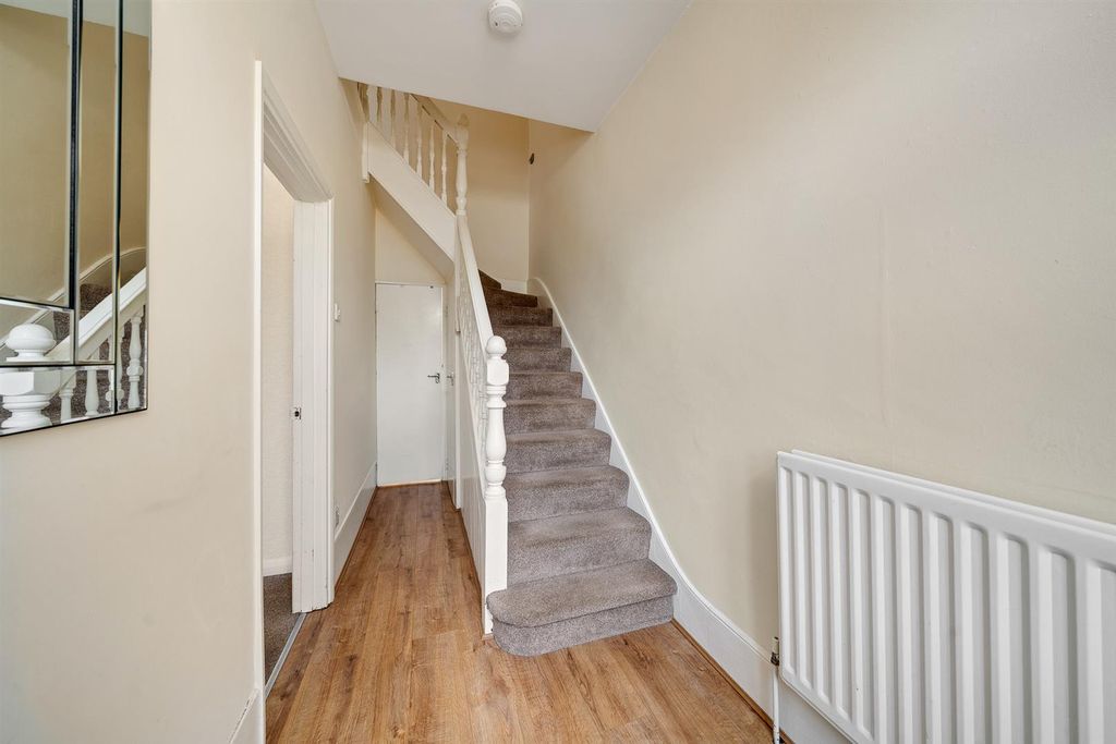 Property photo 2 of 15 Entrance
