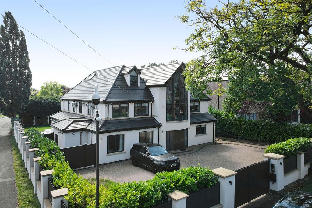 Property photo 1 of 34
