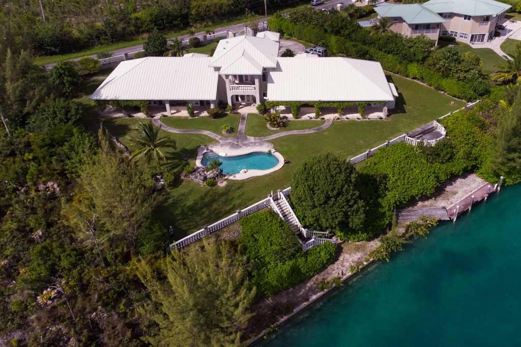 Property photo 1 of 9