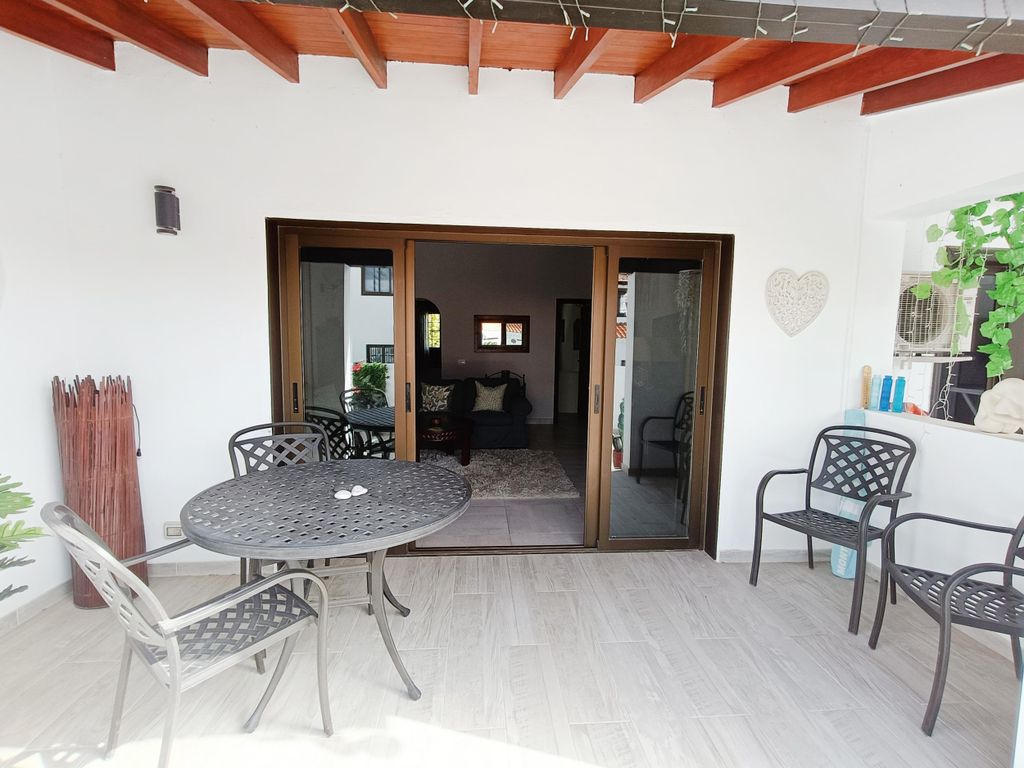 Property photo 2 of 31