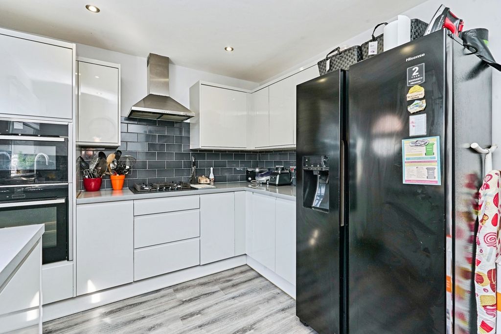 Property photo 3 of 16 Pbox-Img.Jpg