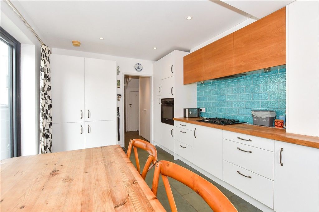 Property photo 3 of 18 Kitchen/ Breakfast Room