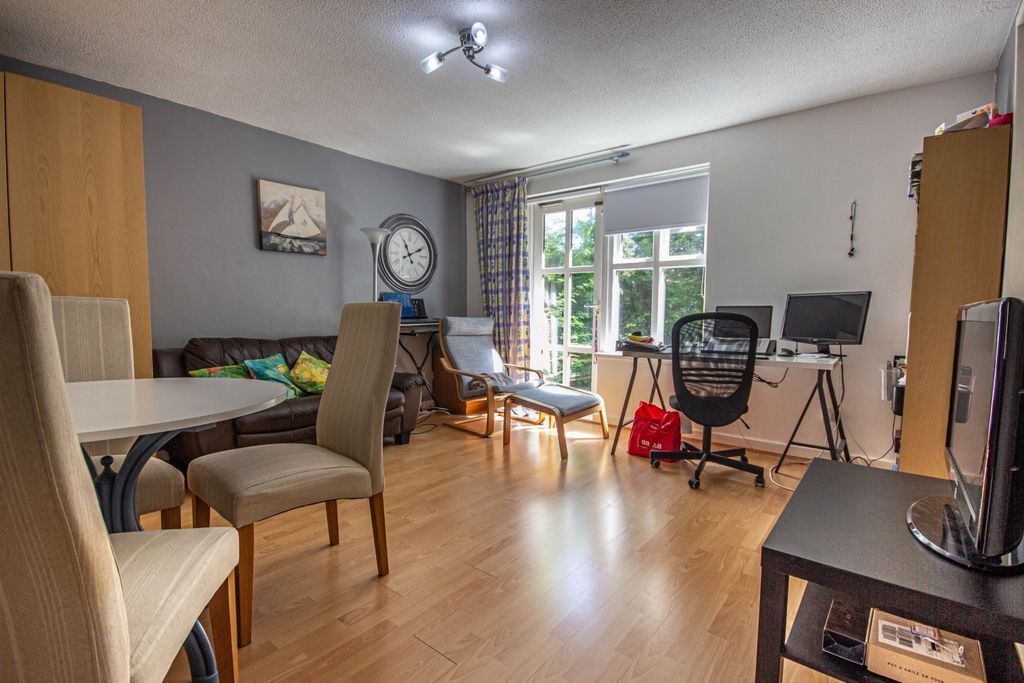 Property photo 2 of 8 2