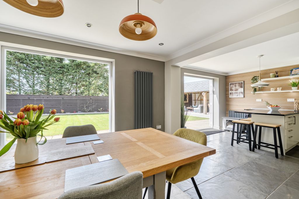 Property photo 2 of 29 1430485369d908A65816E