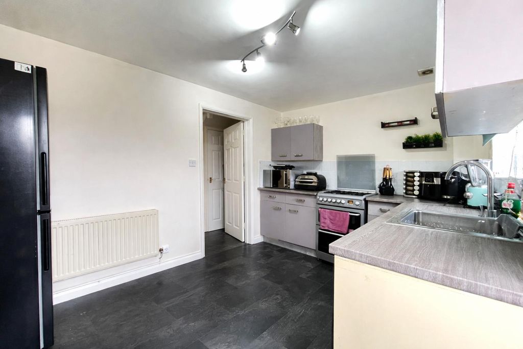 Property photo 2 of 13 Kitchen