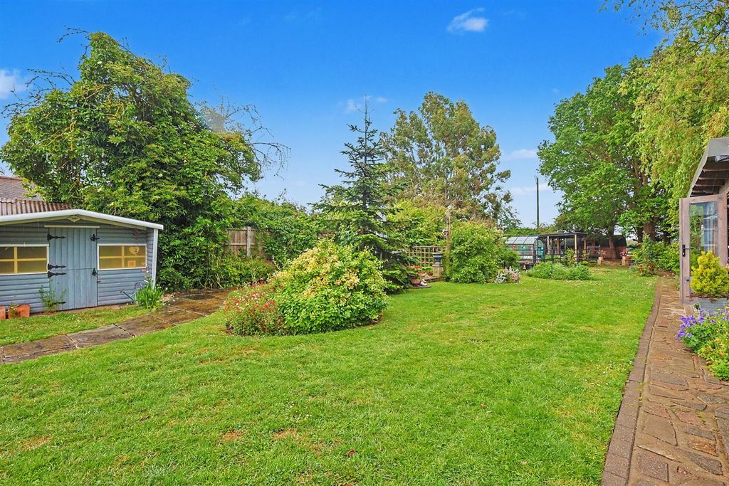 Property photo 2 of 33