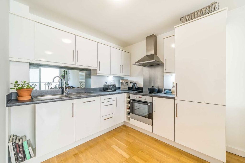 Property photo 3 of 9