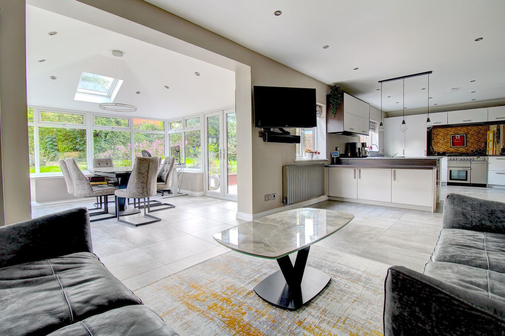 Property photo 2 of 28 Open Plan Living