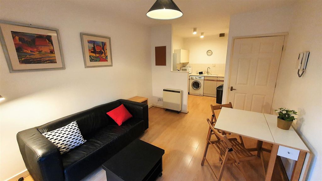 Property photo 3 of 27