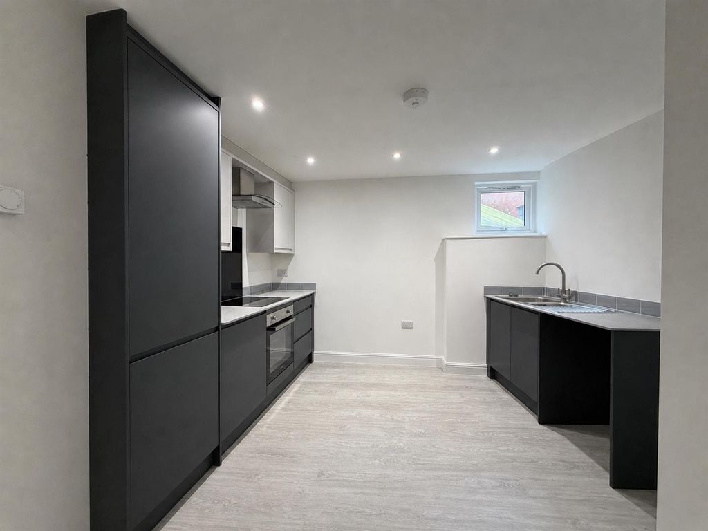 Property photo 2 of 23 9876.Png