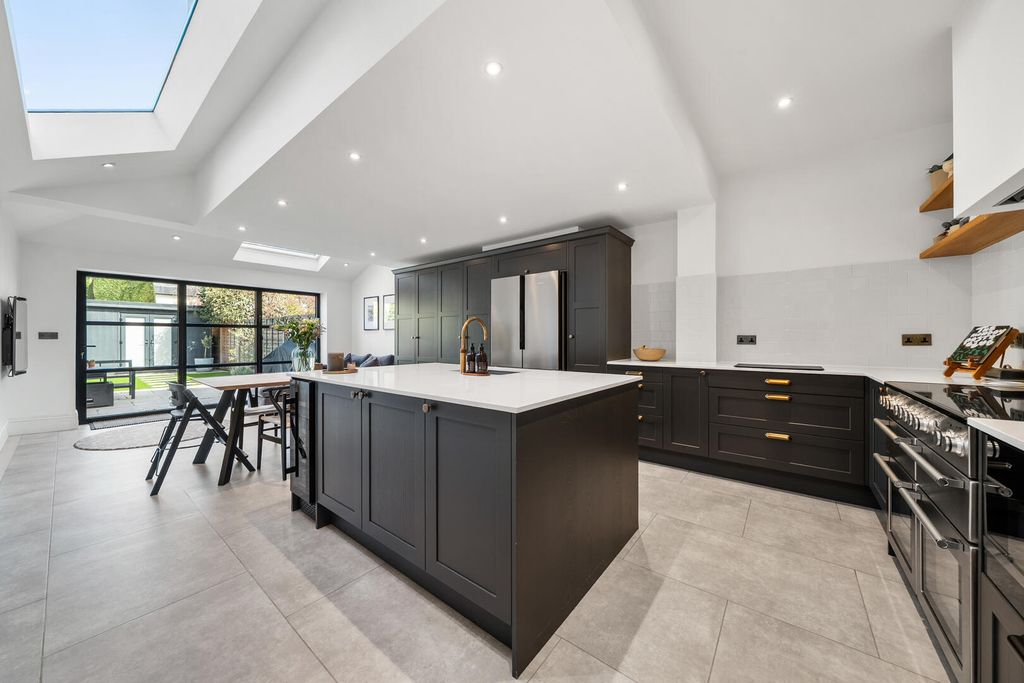 Property photo 2 of 23 Kitchen