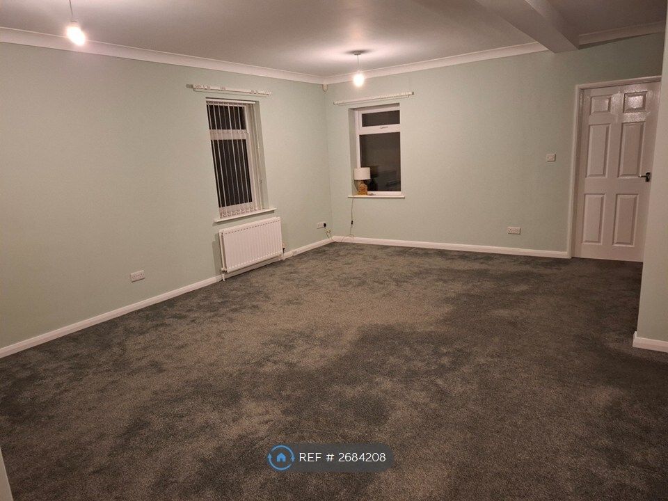 Property photo 3 of 22 Lounge