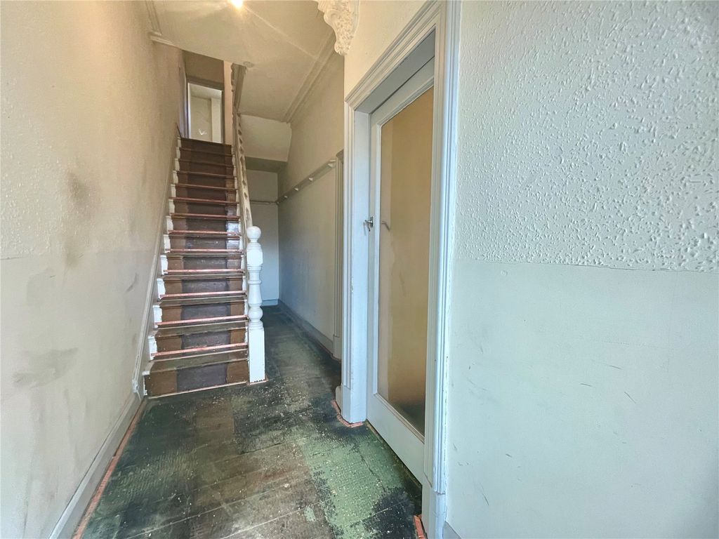 Property photo 2 of 12 Hallway