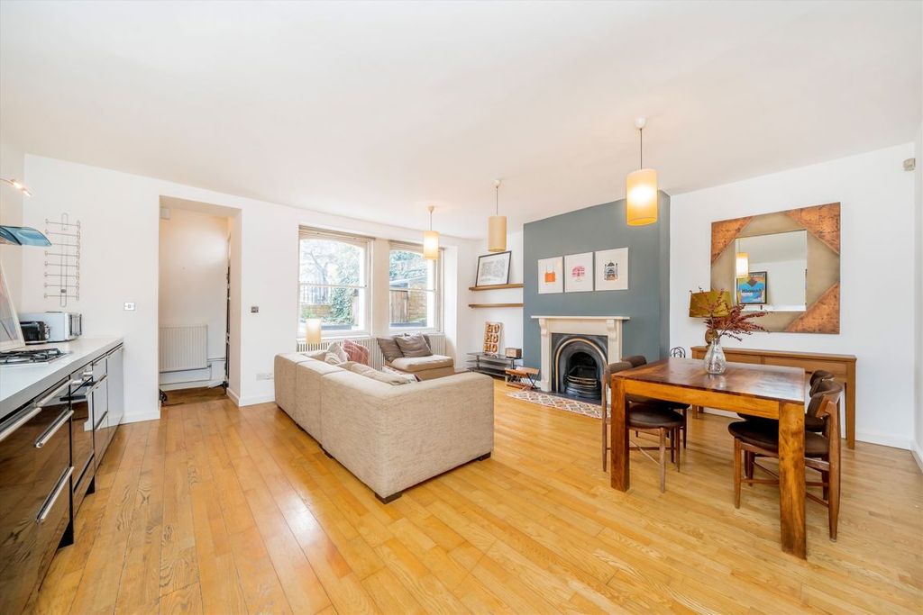 Property photo 2 of 8