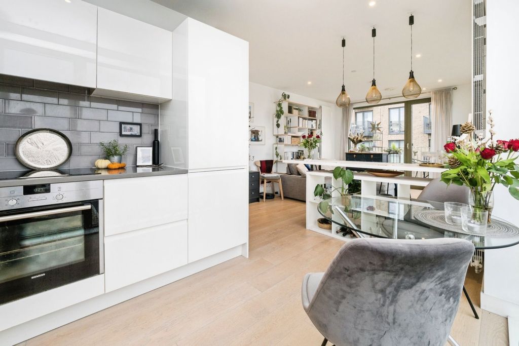 Property photo 3 of 26