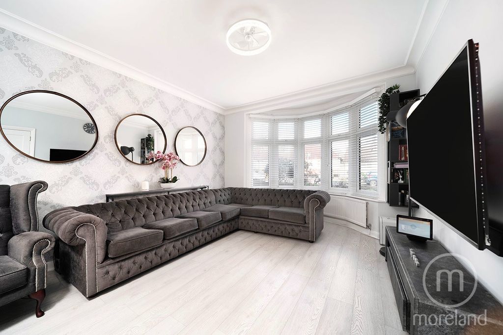 Property photo 3 of 16 5004744