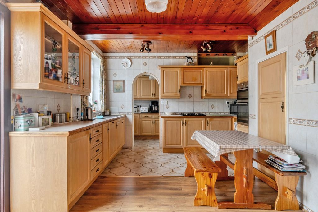 Property photo 2 of 32 Kitchen
