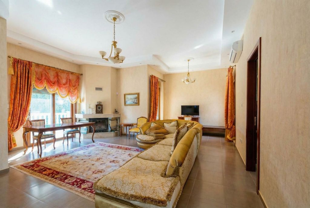 Property photo 2 of 30