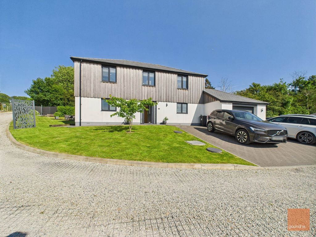 Property photo 1 of 32