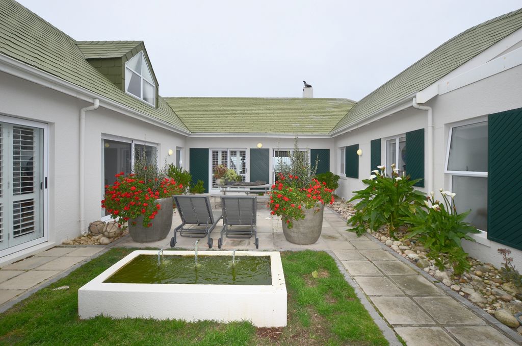 Property photo 3 of 65