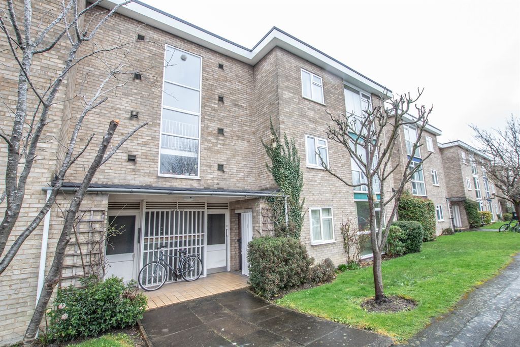 Property photo 1 of 11