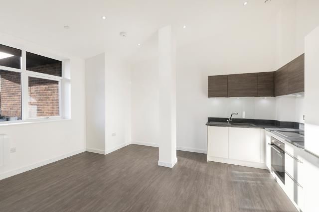 Property photo 2 of 8 Kitchen