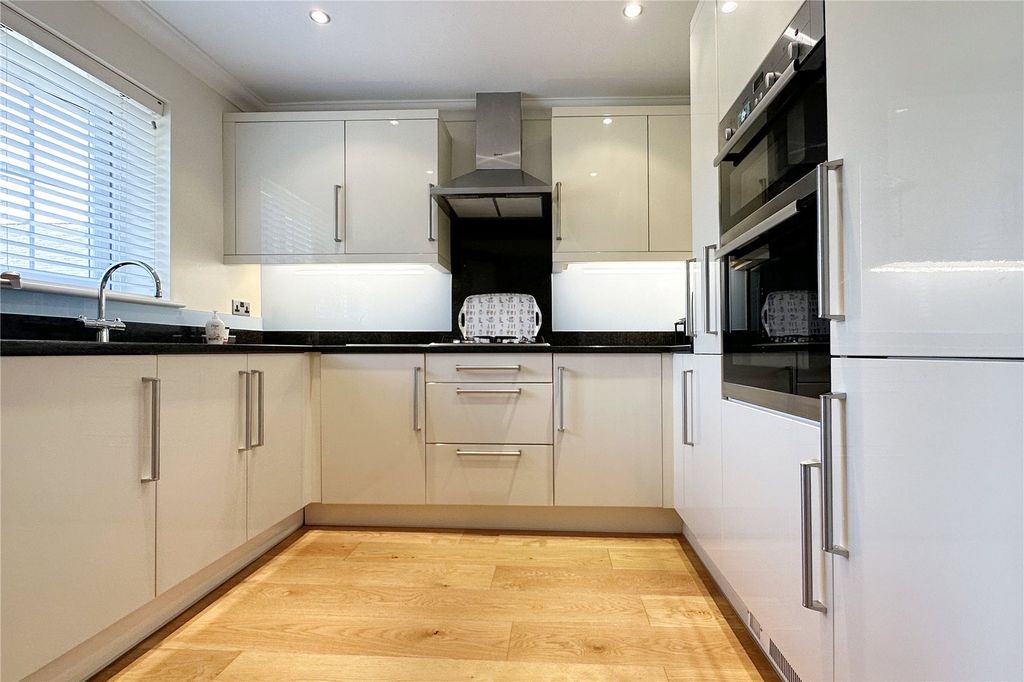 Property photo 3 of 18 Picture No. 06