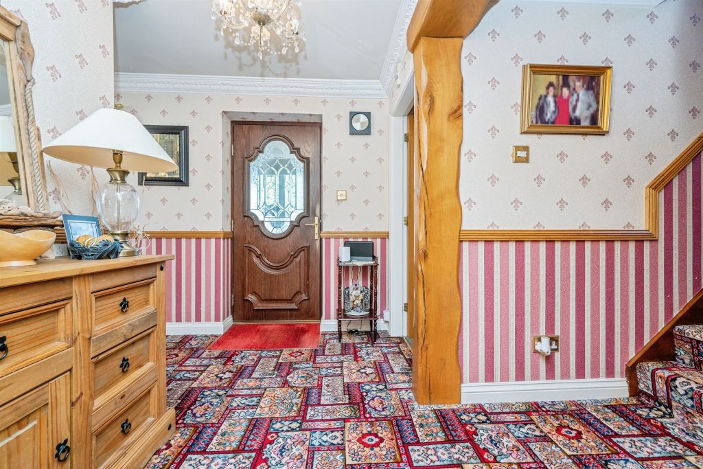 Property photo 3 of 27