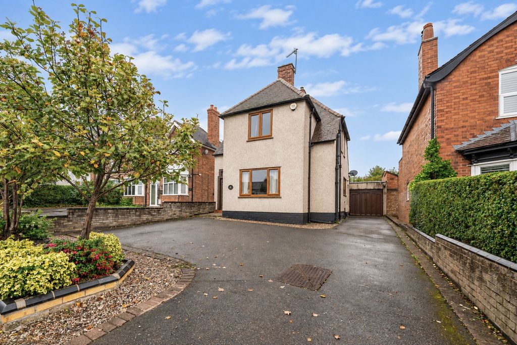 Property photo 1 of 32 F3