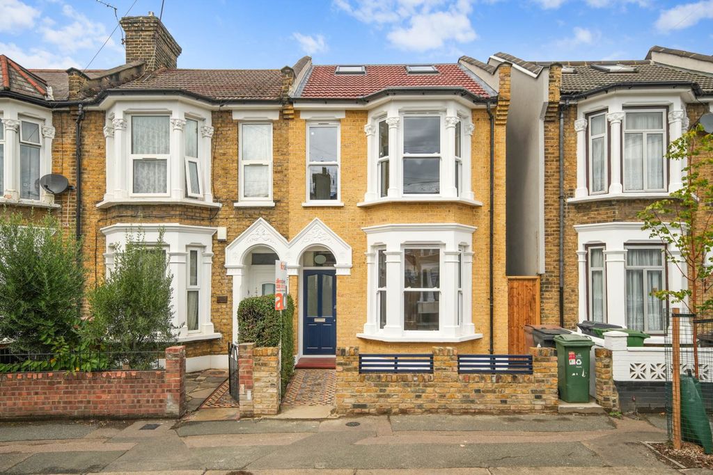 Property photo 1 of 24